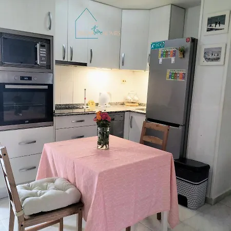 Lagoon View Apartman *